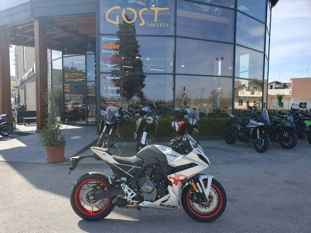 Suzuki GSX-8R (2024 - 25)