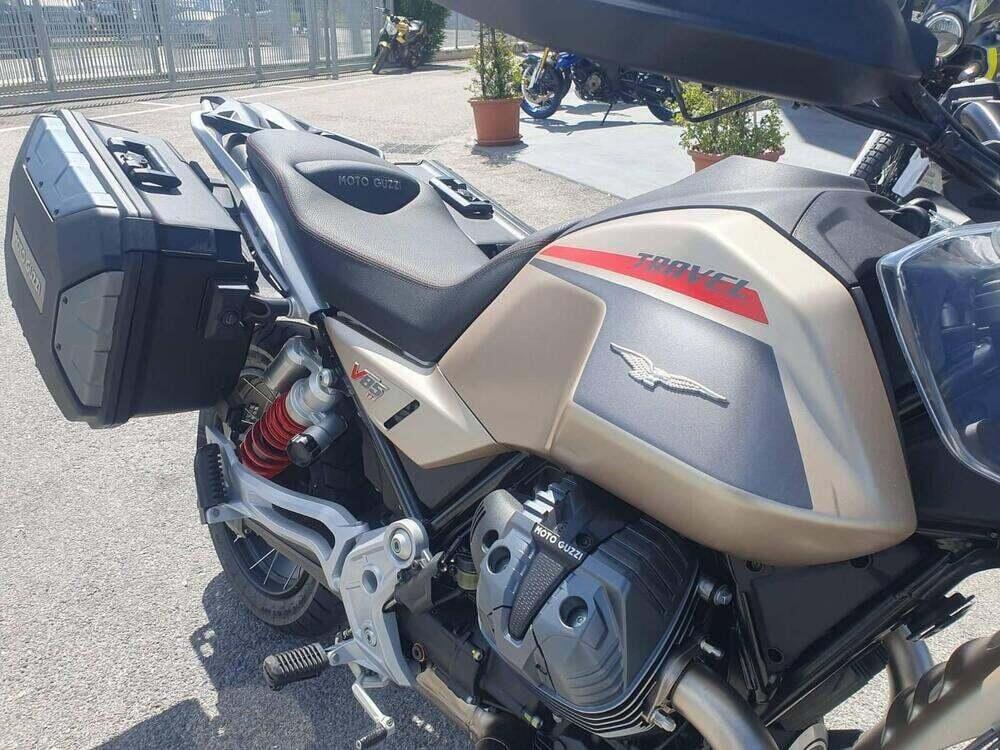 Moto Guzzi V85 TT Travel (2024 - 25) (3)