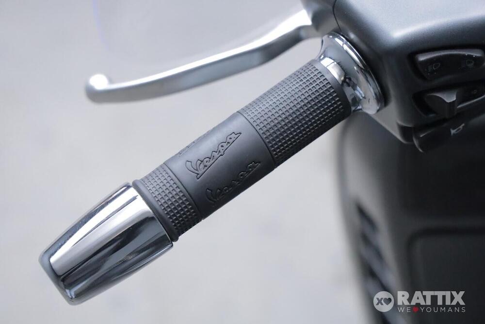 Vespa GTS 300 (2017 - 18) (3)