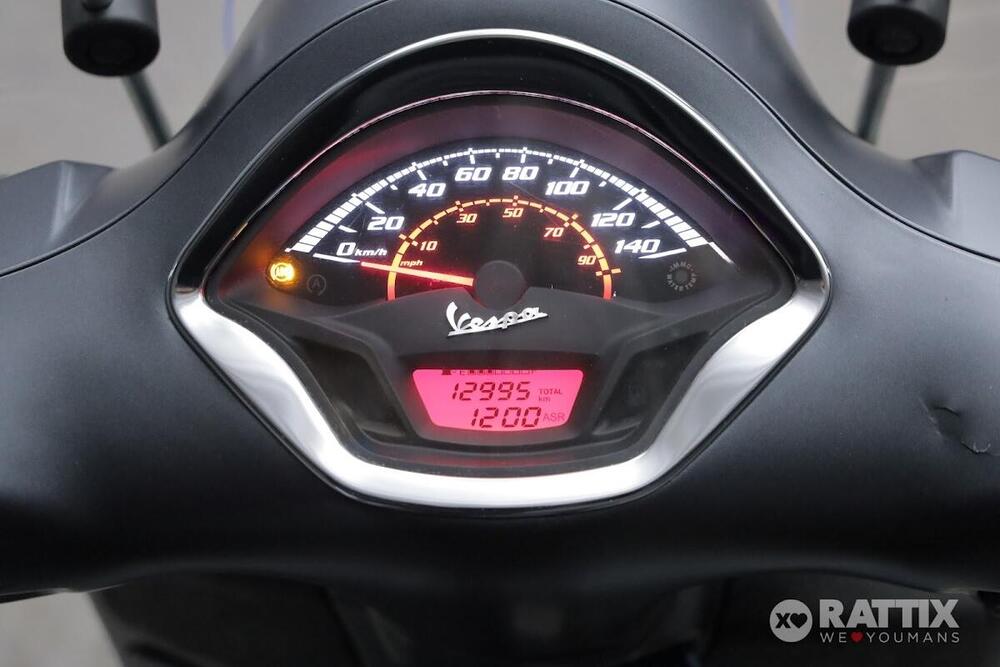 Vespa GTS 300 (2017 - 18) (4)