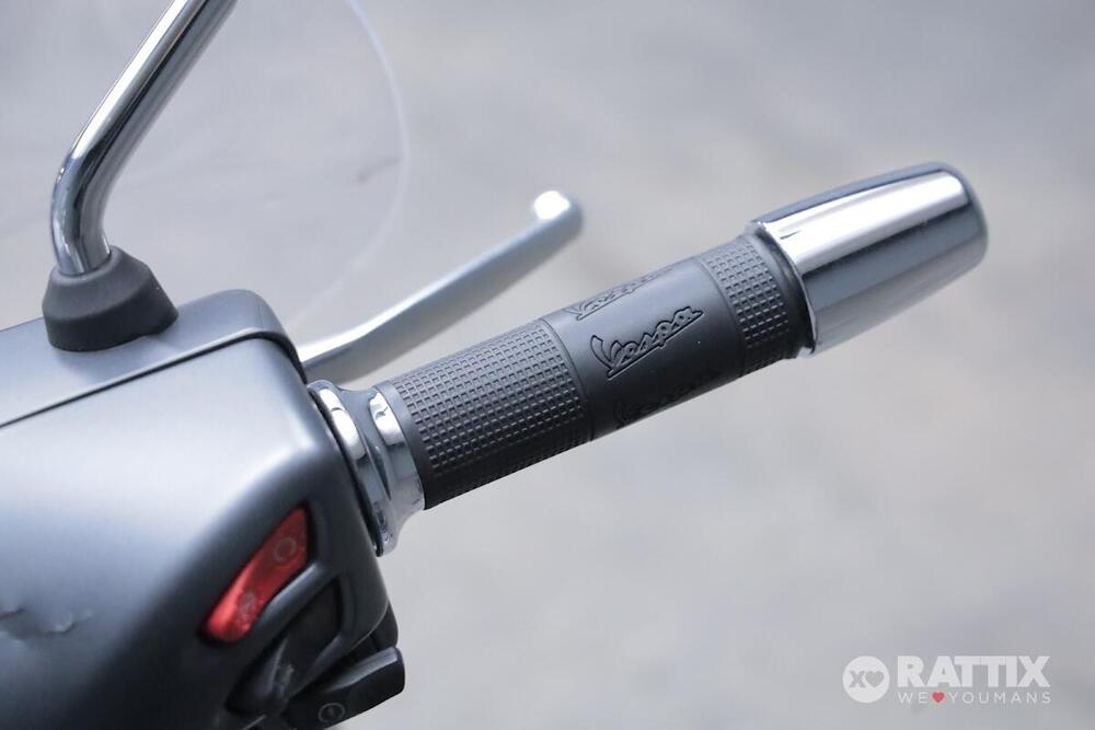 Vespa GTS 300 (2017 - 18) (5)