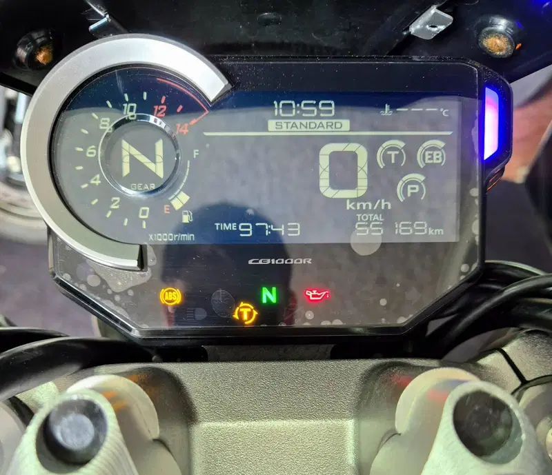 Honda CB 1000 R + Neo Sport Cafè (2019 - 20) (7)