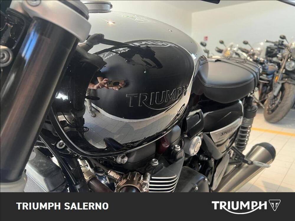 Triumph Speed Twin 1200 Stealth Edition (2024) (4)
