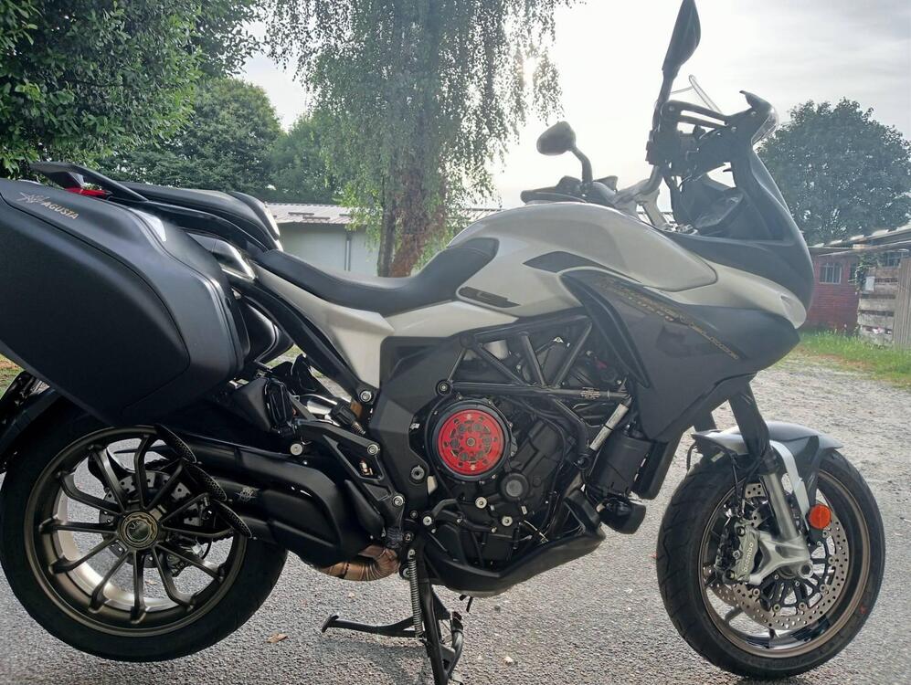 MV Agusta Turismo Veloce 800 Lusso SCS (2021 - 25) (3)