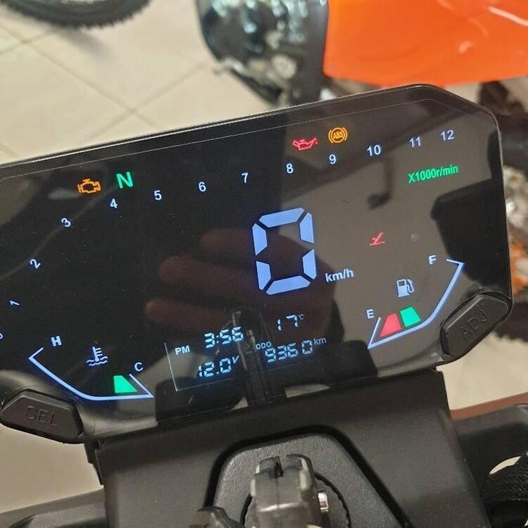 Voge Trofeo 350AC (2022 - 25) (4)