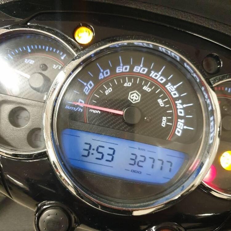 Piaggio Beverly 300 i.e. Police ABS-ASR (2017 - 20) (3)