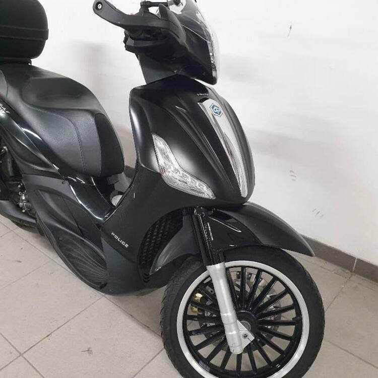 Piaggio Beverly 300 i.e. Police ABS-ASR (2017 - 20) (5)