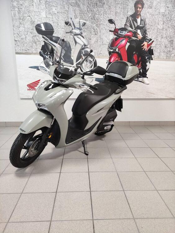 Honda SH 125i (2024 - 25) (2)