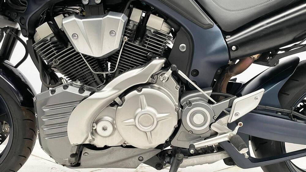 Yamaha MT-01 (2005- 11) (4)