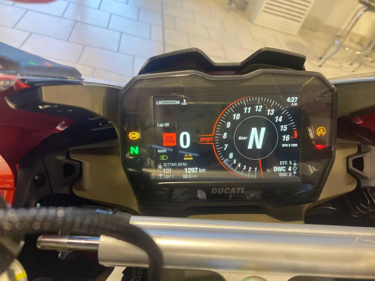 Ducati Panigale V4 S (2022 - 24) (3)