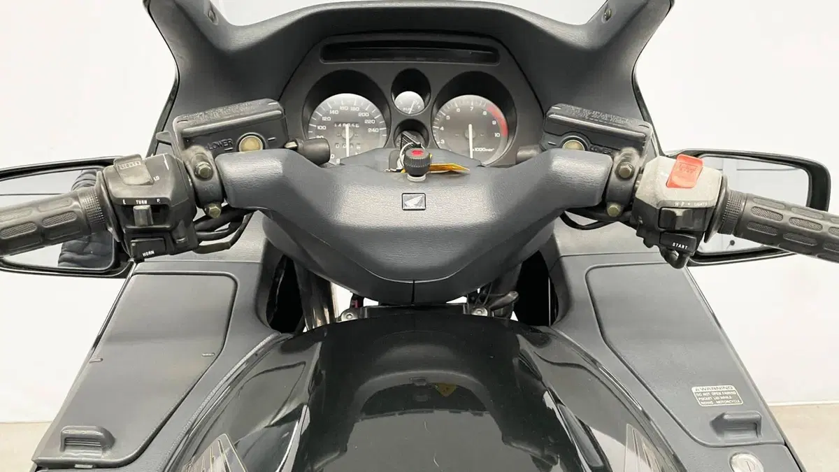 Honda ST 1100 Pan European (1991 - 02) (10)