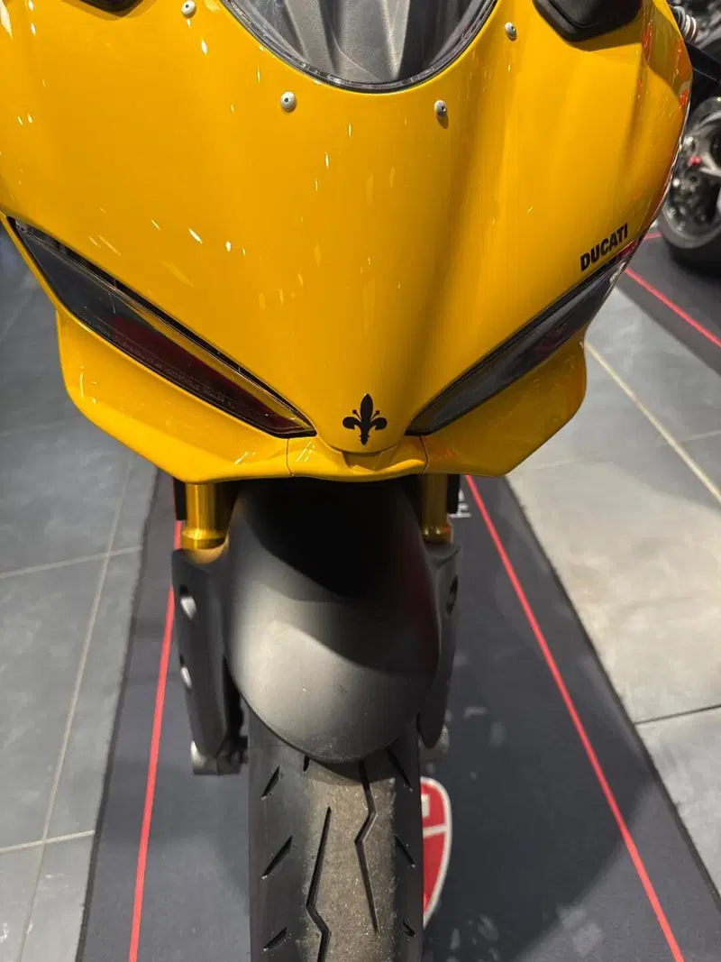 Ducati Panigale V2 S (2025 - 26) (2)