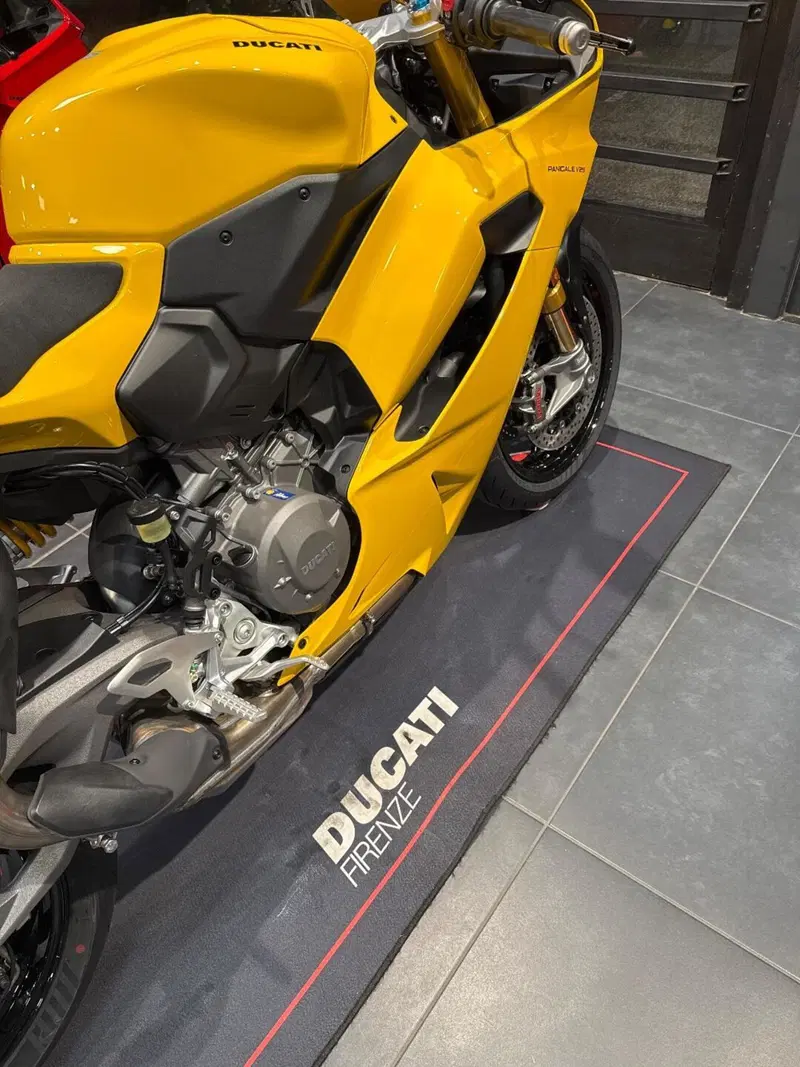 Ducati Panigale V2 S (2025 - 26) (4)