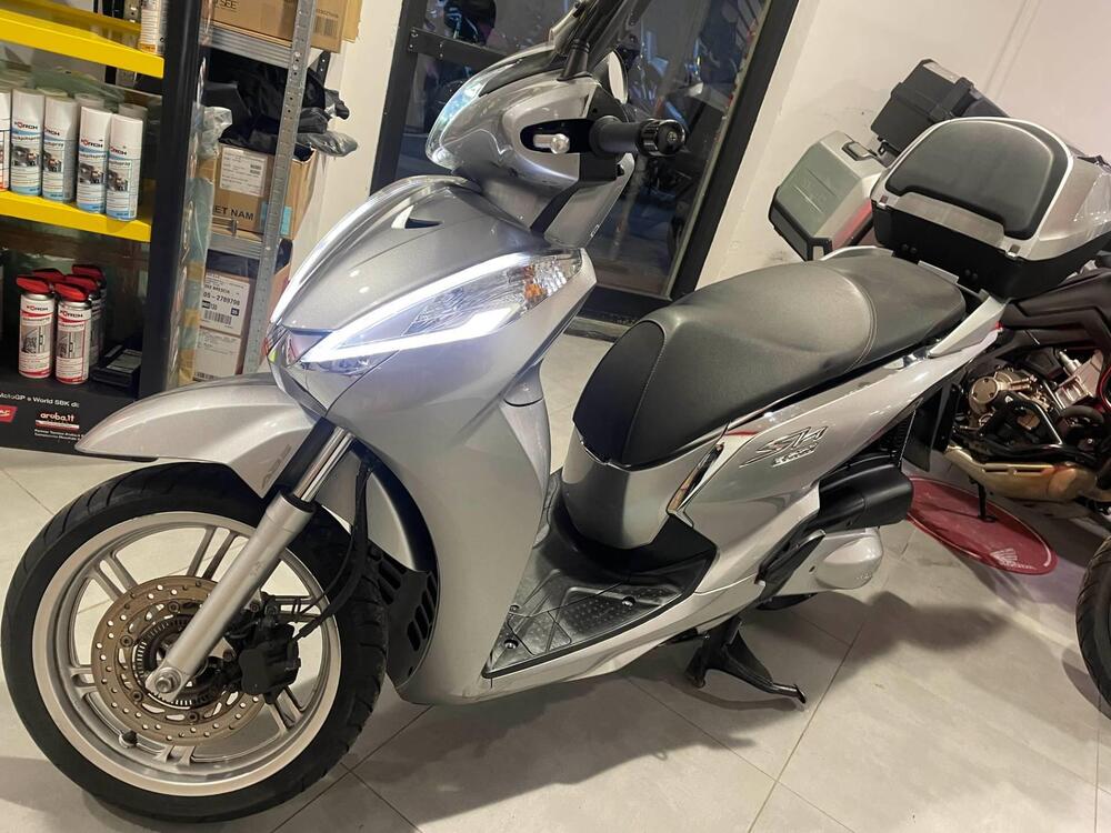 Honda SH 300 i ABS (2016 - 20) (2)