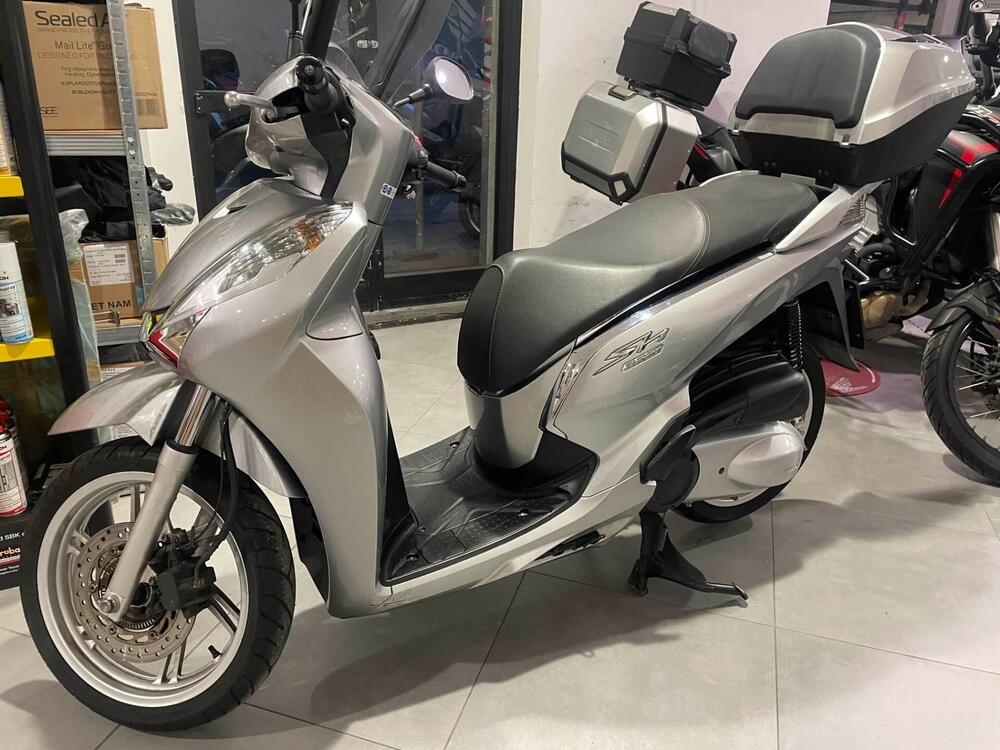 Honda SH 300 i ABS (2016 - 20) (4)