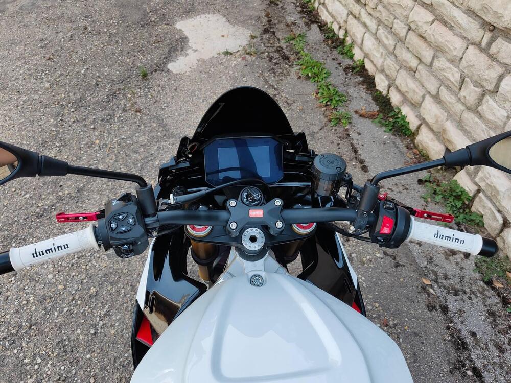 Aprilia Tuono V4 (2021 - 24) (3)