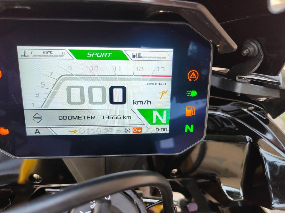 Aprilia Tuono V4 (2021 - 24) (4)