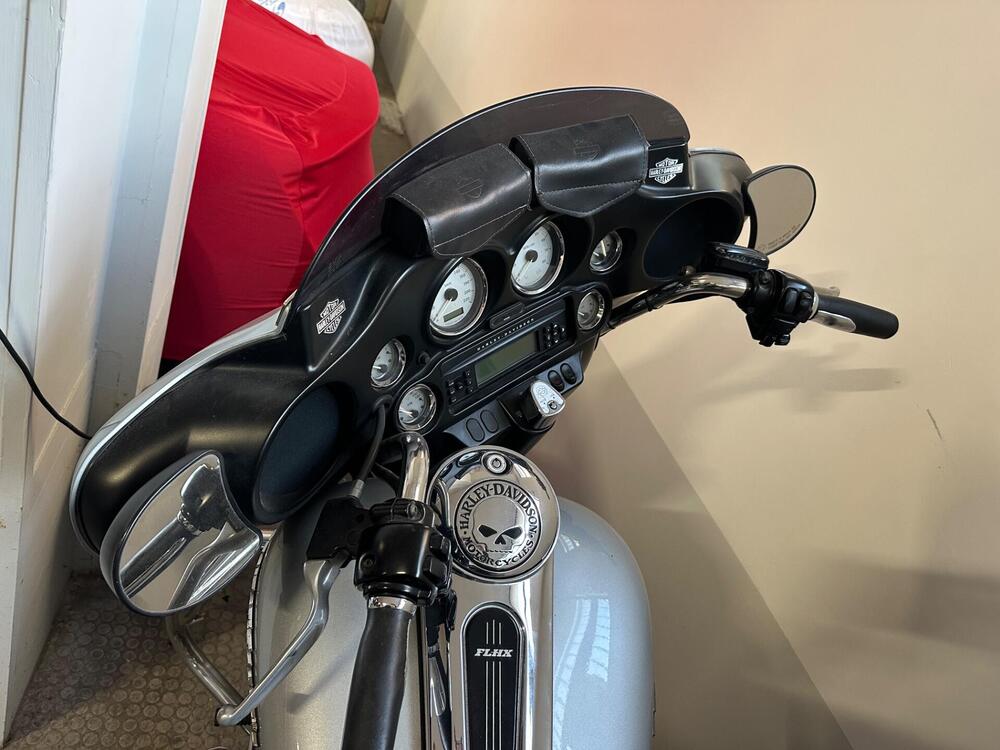 Harley-Davidson 1690 Street Glide (2011 - 13) - FLHX (3)