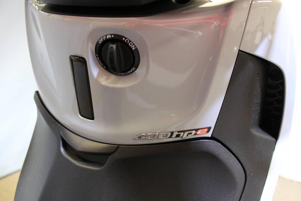 Piaggio Beverly 400 S (2025) (3)