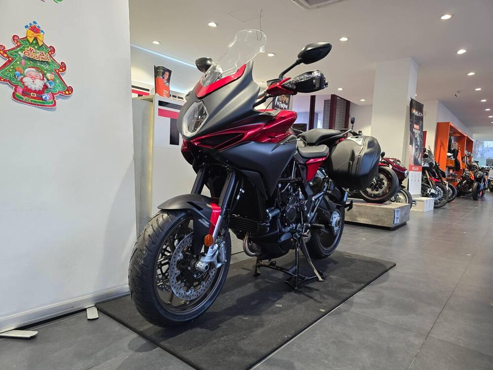 MV Agusta Turismo Veloce 800 Lusso SCS (2021 - 25) (4)