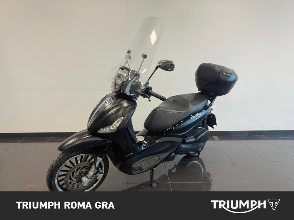 Piaggio Beverly 300 i.e. Police ABS-ASR (2017 - 20) (2)