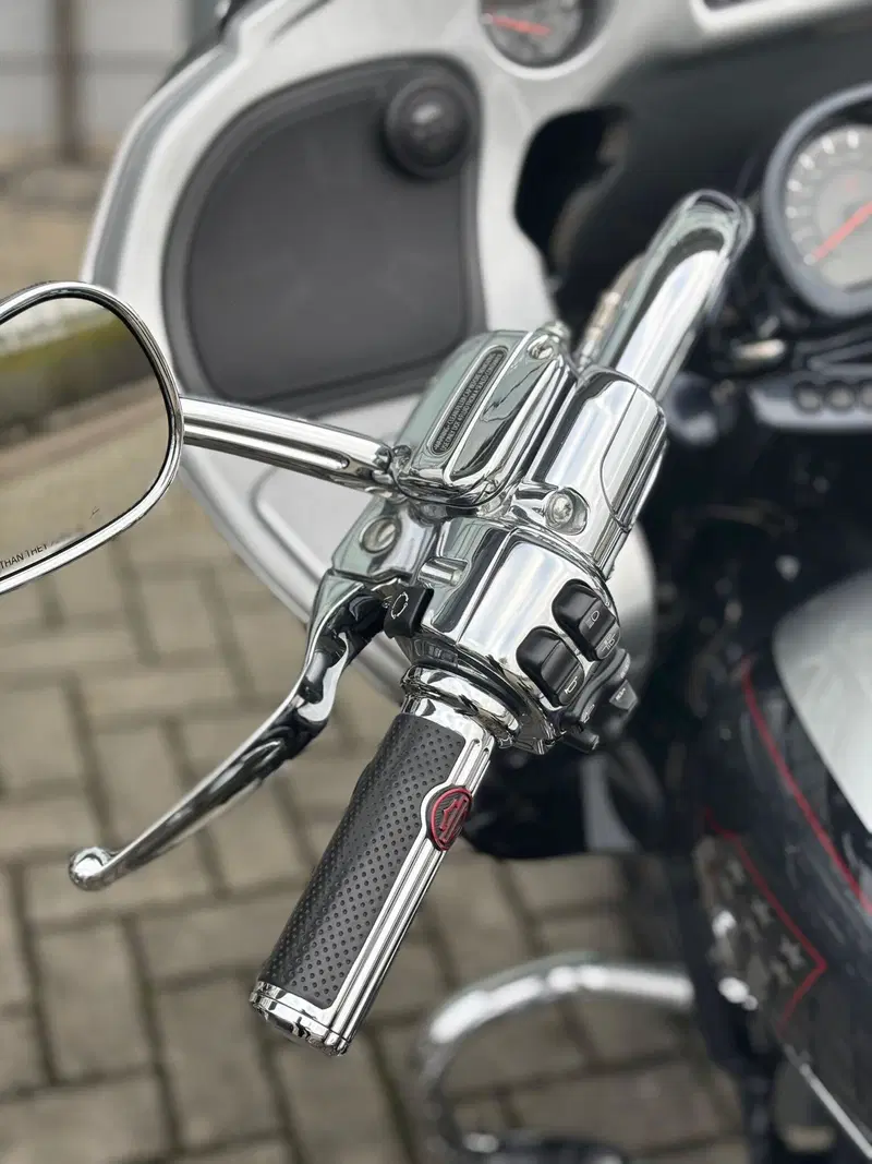 Harley-Davidson 117 Road Glide (2018 - 19) - FLTRXSE (2)