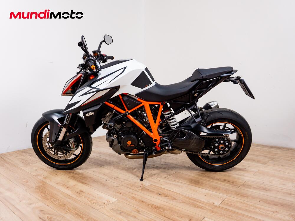 KTM 1290 Super Duke R (2020) (5)
