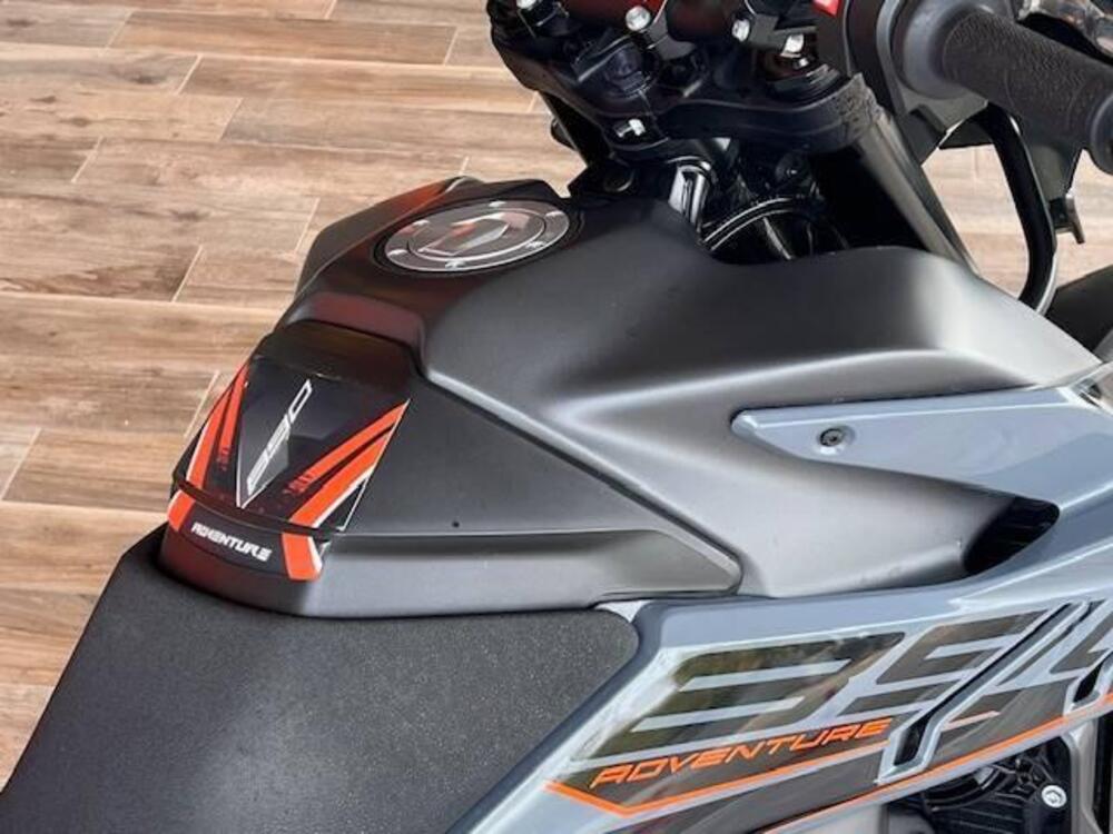 KTM 890 Adventure R (2022) (5)