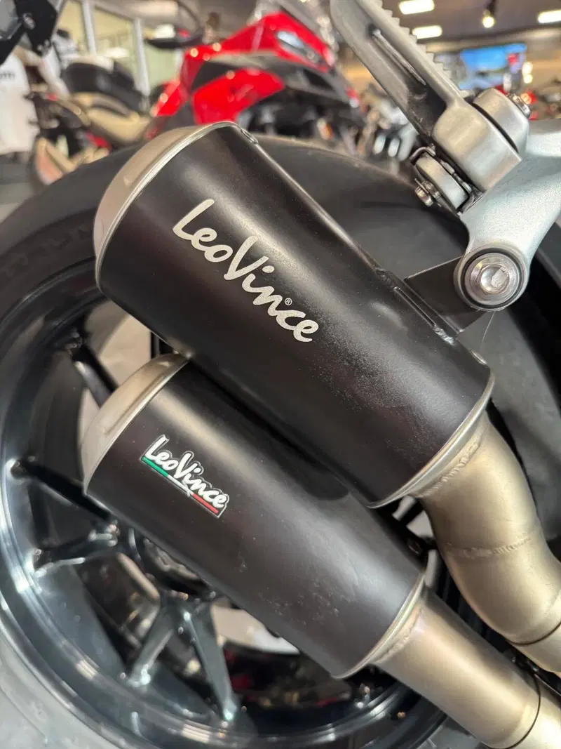 Triumph Speed Triple 1200 RS (2021 - 24) (6)
