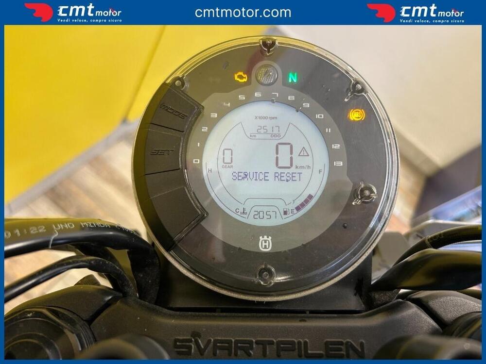 Husqvarna Svartpilen 125 (2021 - 23) (4)