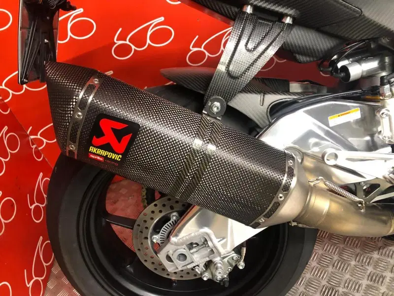 Aprilia Tuono V4 Factory (2019 - 20) (8)