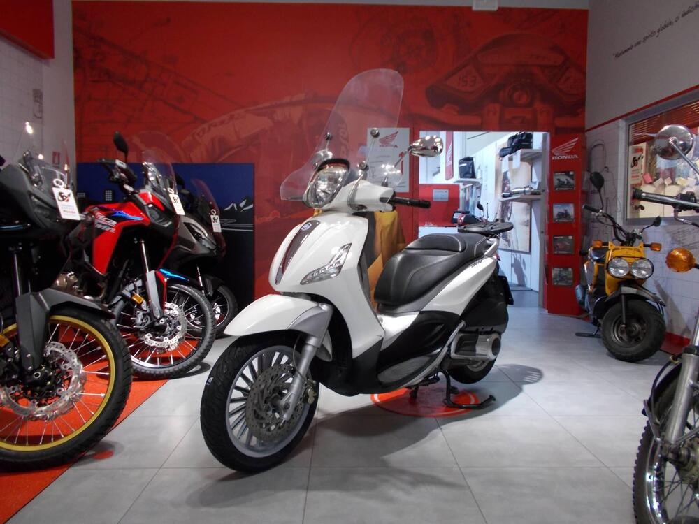 Piaggio Beverly 300 i.e. (2010 - 16) (2)