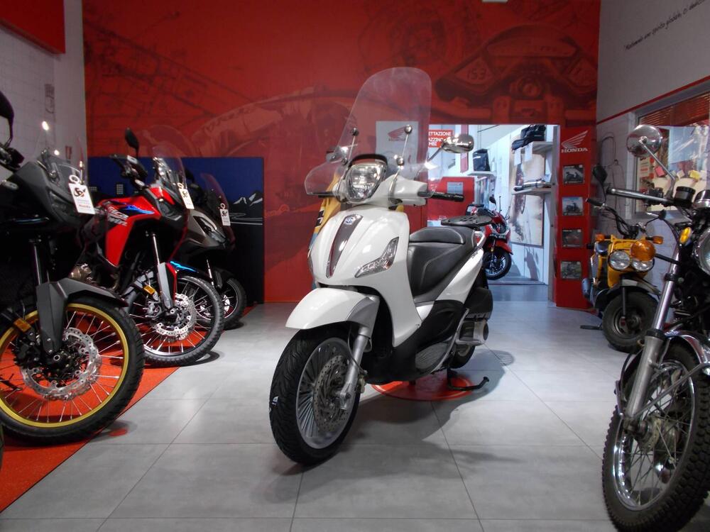 Piaggio Beverly 300 i.e. (2010 - 16) (3)