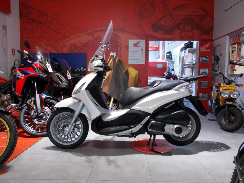 Piaggio Beverly 300 i.e. (2010 - 16) (4)