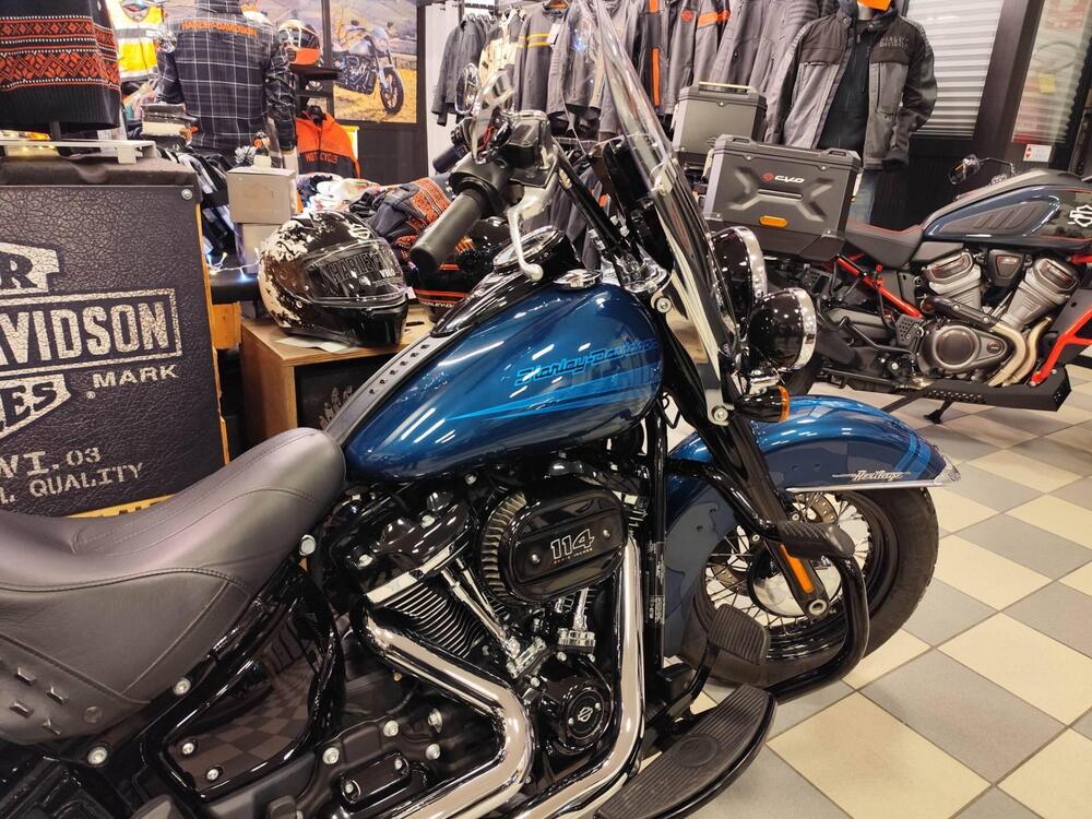 Harley-Davidson 114 Heritage Classic (2018 - 20) - FLHCS (2)