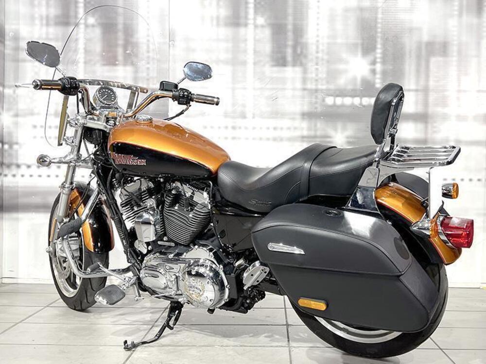 Harley-Davidson 1200 Custom (2017) - XL 1200C (2)