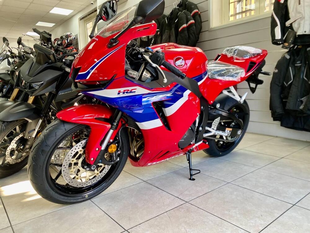 Honda CBR 600 RR (2024 - 25) (3)