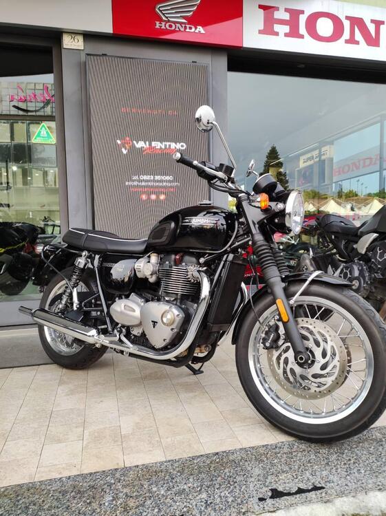 Triumph Bonneville T120 (2021 - 25) (2)