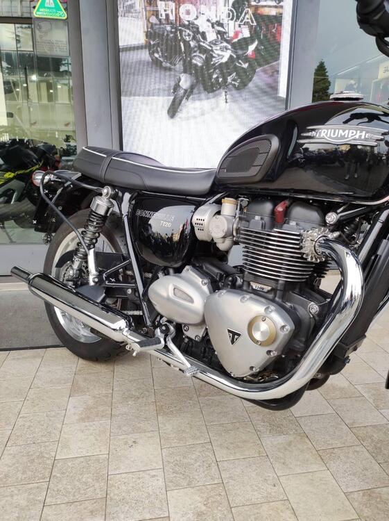 Triumph Bonneville T120 (2021 - 25) (3)