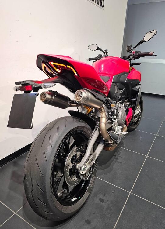 Ducati Streetfighter V2 S (2025) (4)