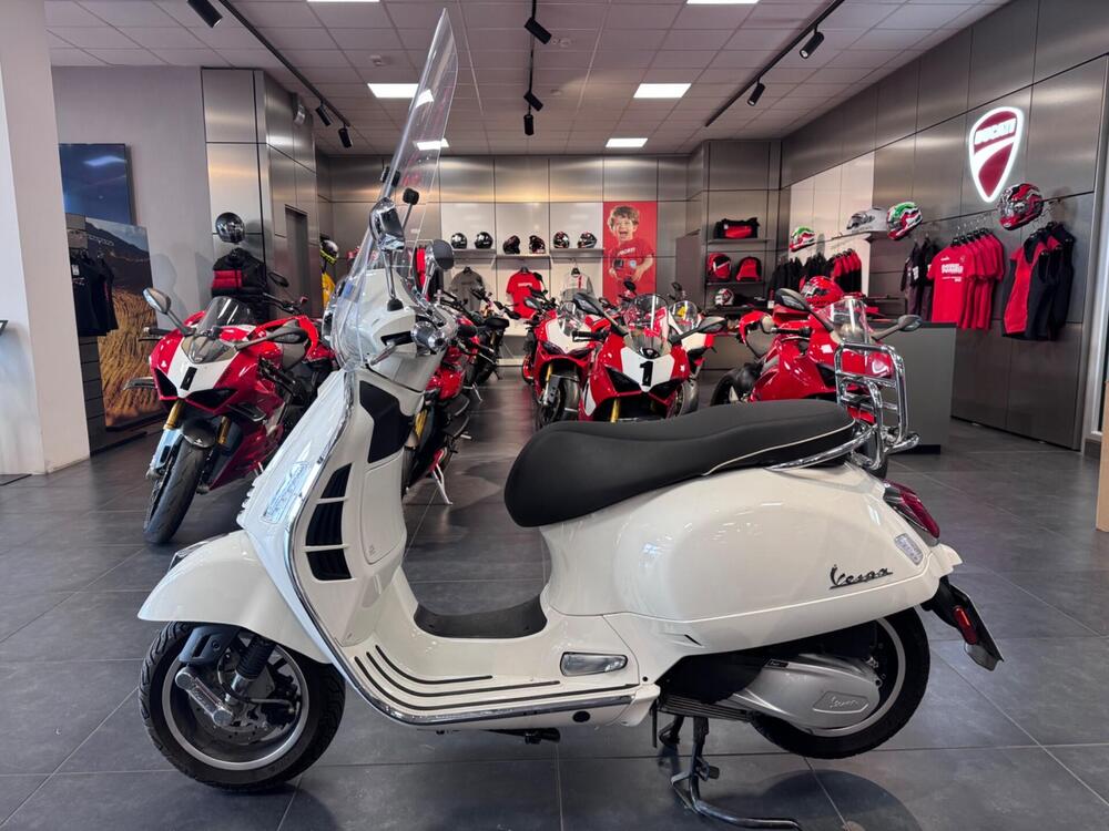 Vespa GTS 300 Super (2023 - 24) (2)