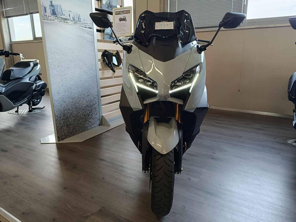 Yamaha T-Max 560 Tech Max (2025) (2)
