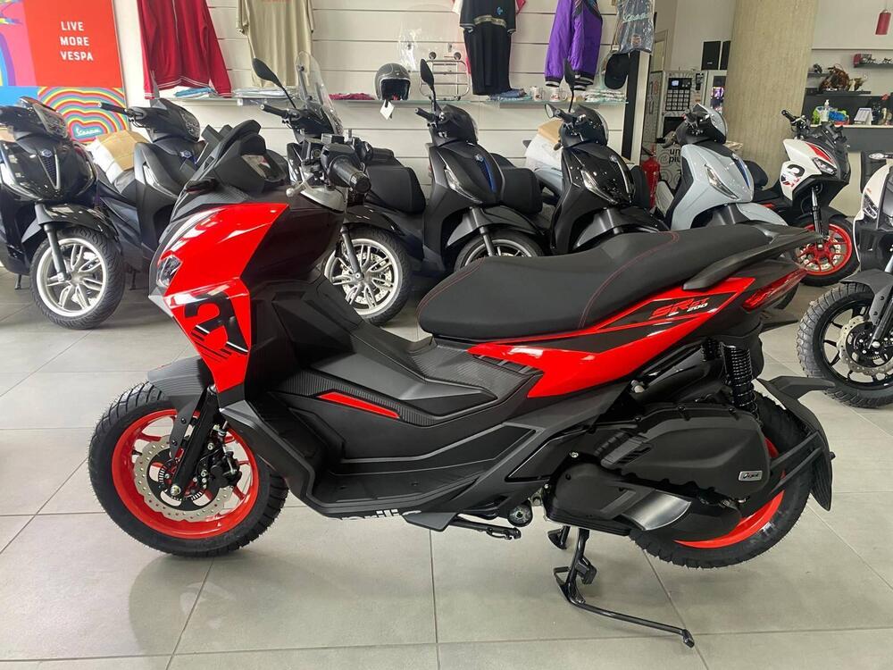 Aprilia SR GT 200 Sport (2025) (3)