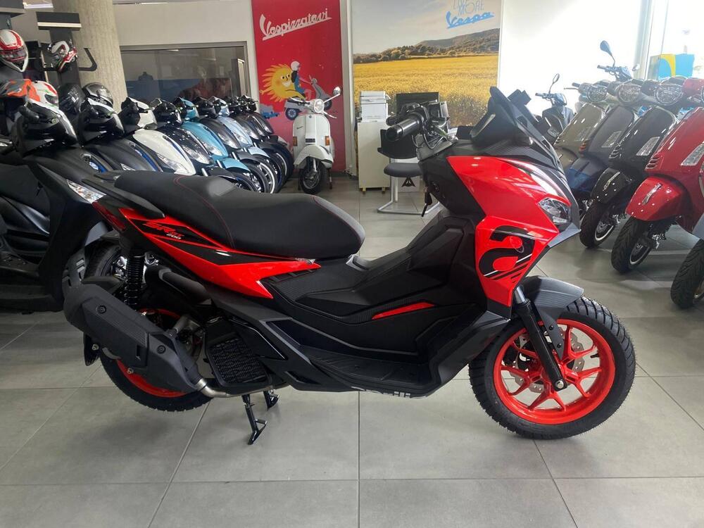 Aprilia SR GT 200 Sport (2025) (2)