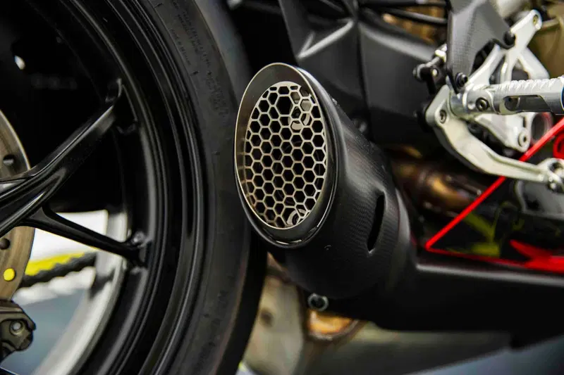Ducati Panigale V2 Superquadro Final Edition (2024) (10)
