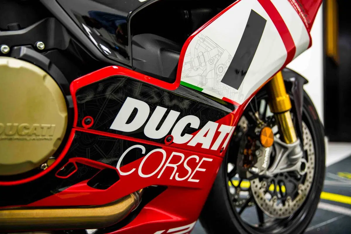 Ducati Panigale V2 Superquadro Final Edition (2024) (13)