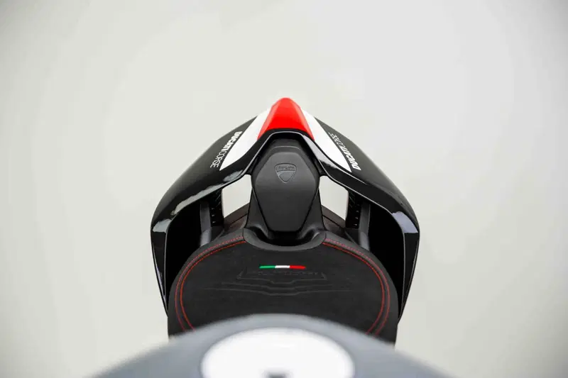 Ducati Panigale V2 Superquadro Final Edition (2024) (11)