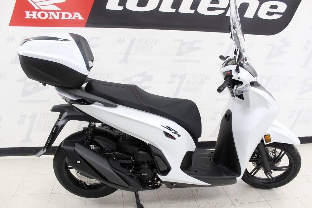 Honda SH 350i Sport (2025) (2)