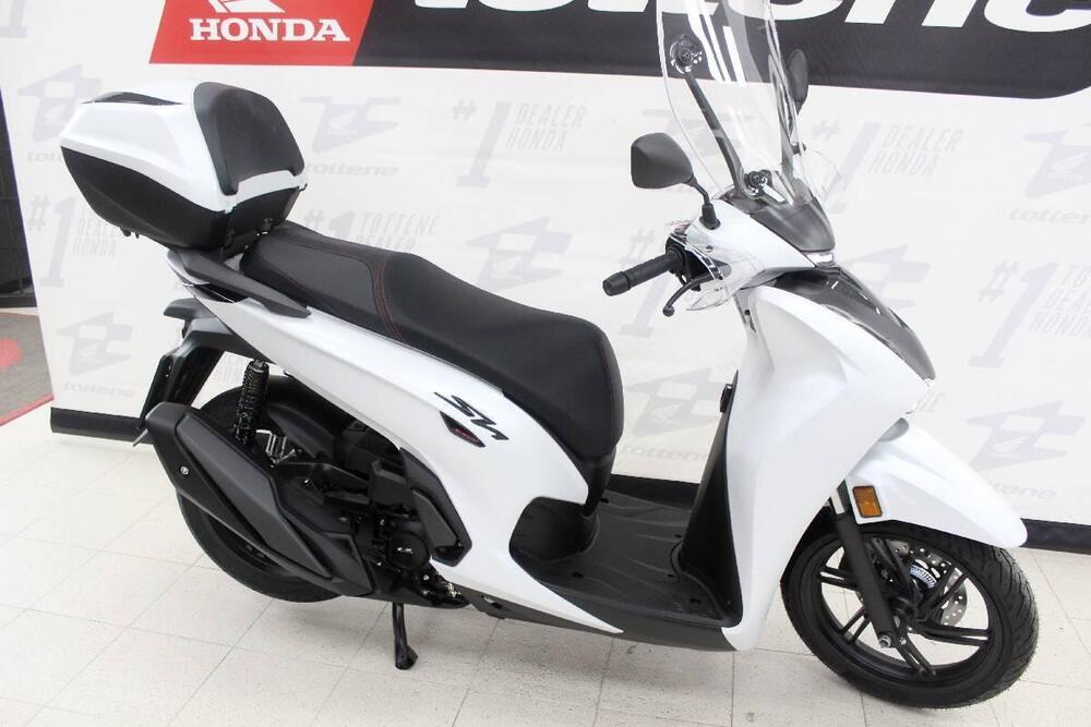 Honda SH 350i Sport (2025) (3)