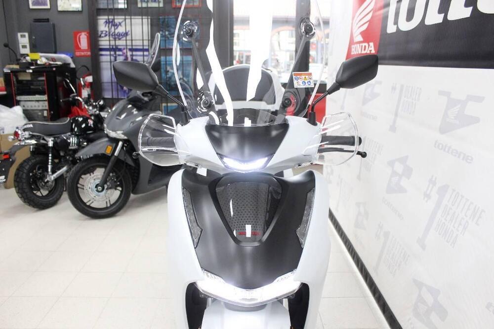 Honda SH 350i Sport (2025) (4)